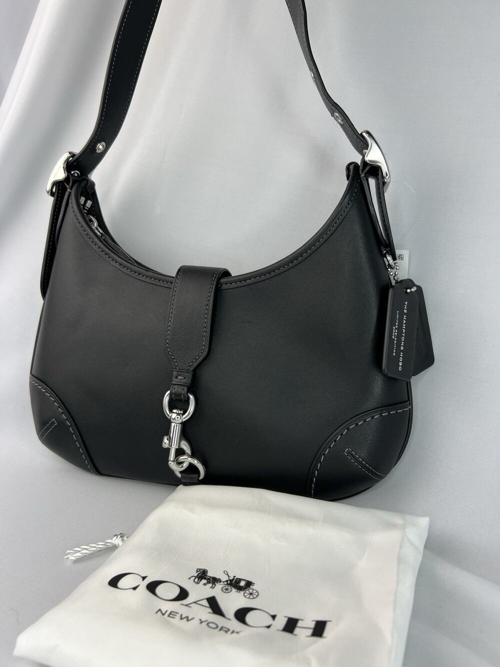 NWOT Coach Hamptons Hobo Bag in Black Glovetanned Leather (CW642)